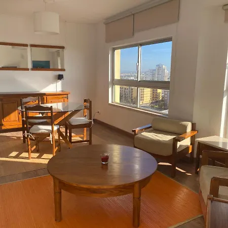 Armacao De Pera Apartamento